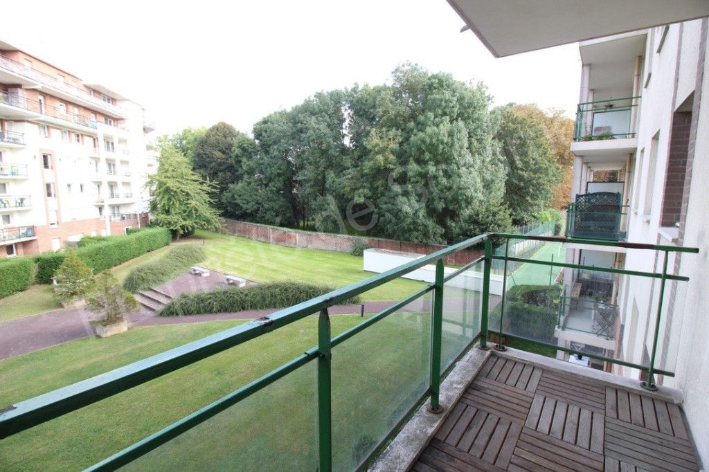 photos n°1 Appartement Lille 2 pièce(s) 47 m2 + balcon