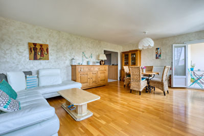 En dernier etage a Sainte Foy Les Lyon 85m2 belle vue