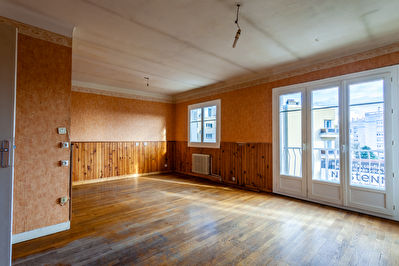 Grande rue d'Oullins T4 de 71 m2 rafraichir