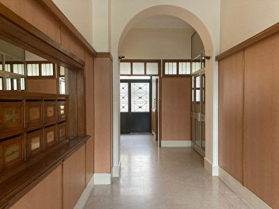 Produit d'investissement rare en plein de coeur de Lyon, studio meuble en dernier etage