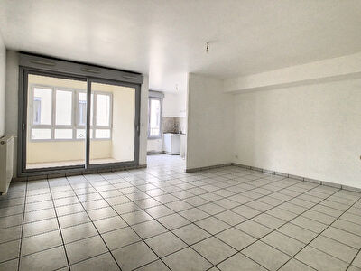 T2 en etage avec loggia dans une tres belle residence et possibilite garage box