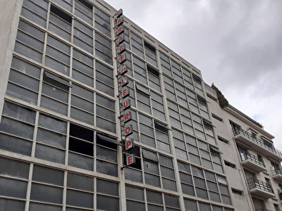 2 places de parking dans garage ferme proche du Parc