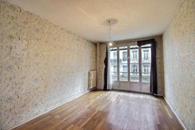 Appartement a renover balcon centre ville
