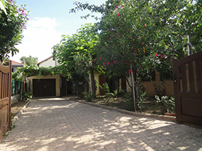 MAISON VENISSIEUX - 5 pieces - 96 m2