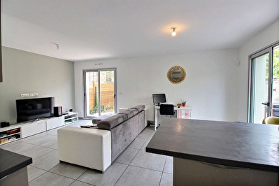 Maison Lyon 8, 4 pieces 84 m2 au calme