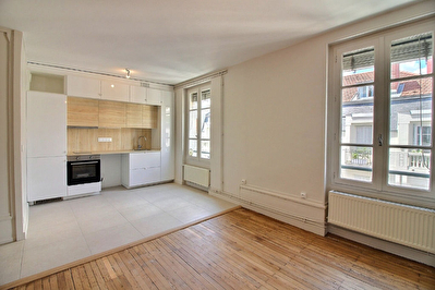 Appartement Lyon 7 , T2 dernier etage