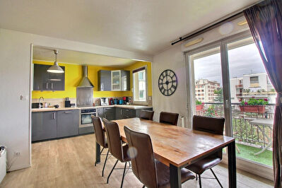 Monplaisir T3 en etage avec garage