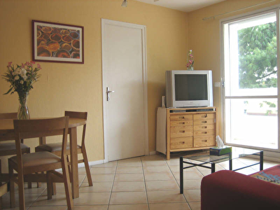 APPARTEMENT DECINES CHARPIEU - 3 pieces - 64,21 m2