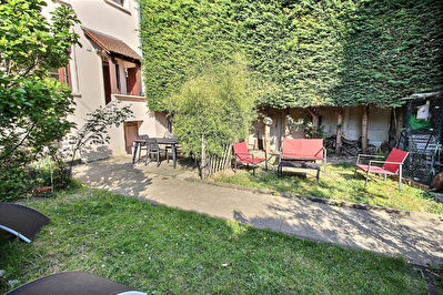 MONTREUIL, PARC MONTREAU, BELLE MAISON AVEC GRAND JARDIN