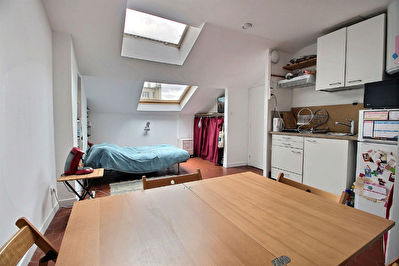 STUDIO 28m2 DERNIER ETAGE RUE MARJOLIN METRO ANATOLE FRANCE