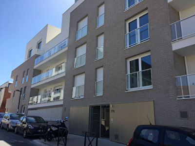 ROMAINVILLE, LIMITE PANTIN, METRO RAYMOND QUENEAU, STUDIO PLEIN SUD AVEC TERRASSE ET CAVE