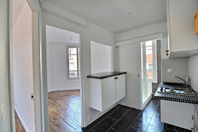 MONTREUIL, ENTRE CROIX DE CHAVAUX ET ROBESPIERRE, APPARTEMENT DERNIER ETAGE