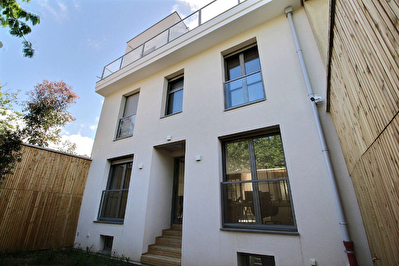 MONTREUIL Maison 8 pieces 211m2 AVEC JARDIN TERRASSE ET STUDIO