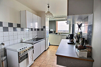 BAGNOLET, PROCHE PARCS ET ECOLES, APPARTEMENT 3 PIECES AVEC CAVE ET PARKING