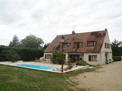 Maison Cely 9 pieces 311 m2