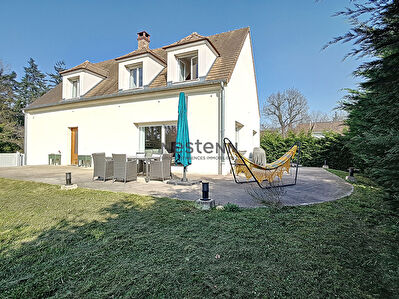 Maison 8 pieces - SAINT FARGEAU PONTHIERRY
