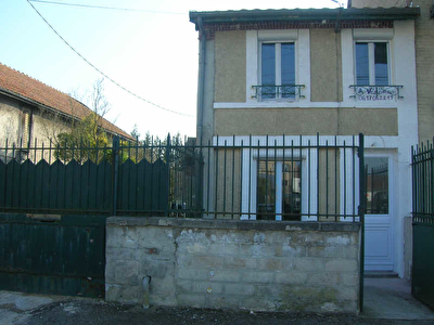 MAISON DE VILLE ROMILLY SUR SEINE - 3 pieces - 0 m2