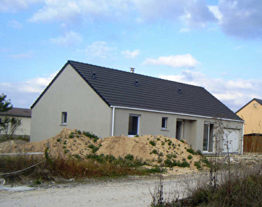 MAISON NEUVILLE EN TOURNE A FUY - 5 pieces - 92 m2