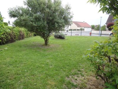 MAISON T4 AVEC GARAGE ET JARDIN - PRUNAY