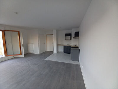 T2 BBC AVEC TERRASSE ET PARKING - SECTEUR CERNAY DAUPHINOT