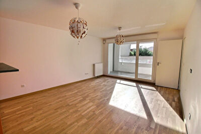 Appartement Reims proche place Luton 4 pieces avec balcon 88.10 m2