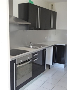 APPARTEMENT T3 AVEC TERRASSE CAVE ET PARKING - SECTEUR DAUPHINOT