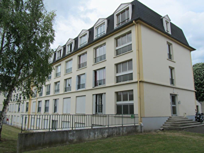LOCATION STUDIO MEUBLE COMPIEGNE DANS RESIDENCE
