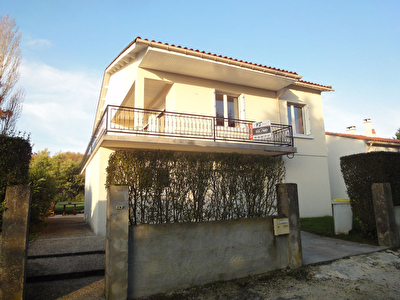 Maison Breuil Magne 6 pieces 120 m2