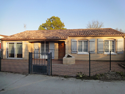 10 min Rochefort : Saint Hippolyte plain pied 4 chambres+garage