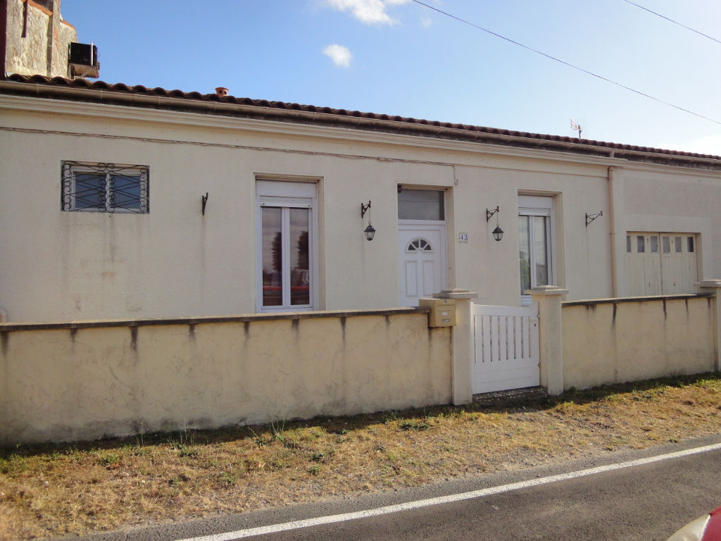 photos n°1 EXCLUSIVITÉ : 5 MIN ROCHEFORT: MAISON en pierres plain pied, 4 chambres, 2 garages