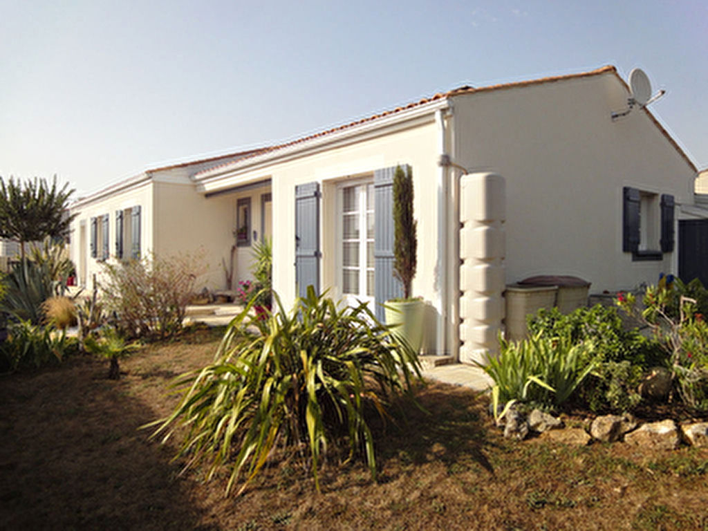 ENTRE ROCHEFORT ET SAINTES : PONT L'ABBE : Plain pied recent 4 chambres, en parfait etat !