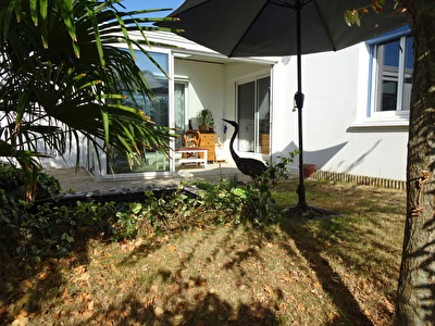 ENTRE ROCHEFORT ET SAINTES : PONT L'ABBE D'ARNOULT- MAISON T5 PLAIN PIED GARAGE JARDIN CLOS
