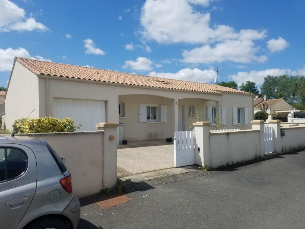 photos n°1 A VENDRE 1 MIN NORD DE ROCHEFORT : VERGEROUX, PLAIN PIED + GARAGE TRÈS BIEN SITUÉ