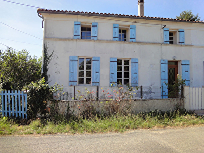 EXCLUSIVITE : ENTRE ROCHEFORT ET SAINTES, 4 MIN PONT L'ABBE D'ARNOULT - Maison en pierres d'env. 141 m2 hab.
