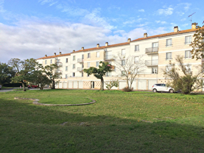 Exclusivite : ROCHEFORT - Appartement type 4 - 2 chambres -garage - Balcon