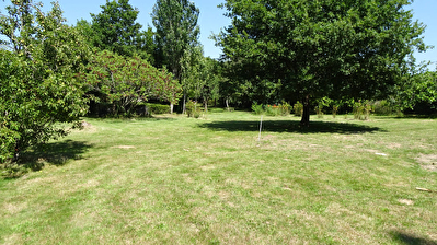 ROCHEFORT - Quartiers Nord, Beau Terrain a Batir de plus de 1800 m2