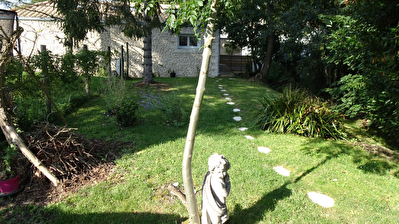 A vendre 15min La Rochelle Est - Verines : Maison renovee en pierre - 4 pieces - 165 m2 grand Garage