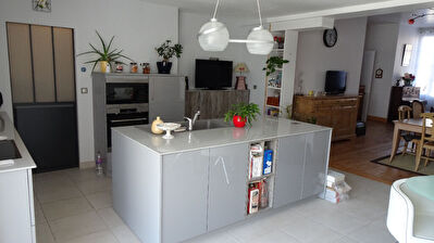 2min a pied du centre ville de Rochefort - Maison en pierre - 5 chambres - Garage