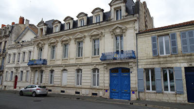 Rochefort Hyper Centre - Appartement Bourgeois au 1er etage - 2 Balcon