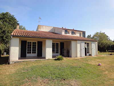 2 min Nord de Rochefort - Breuil Magne - Maison 4 chambres - Grand garage