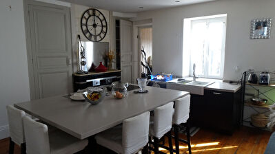 ROCHEFORT, Centre ville - Appartement 93 m2 - 4 pieces - 3 chambres - Terrasse