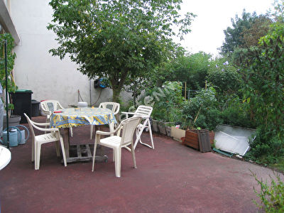 Adamville Maison avec beaux volumes 94100 Saint-Maur des Fosses