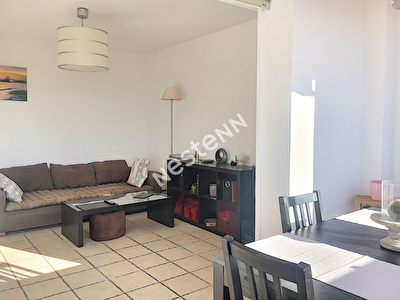 Appartement T3 a Six-Fours-Les-Plages avec parking prive