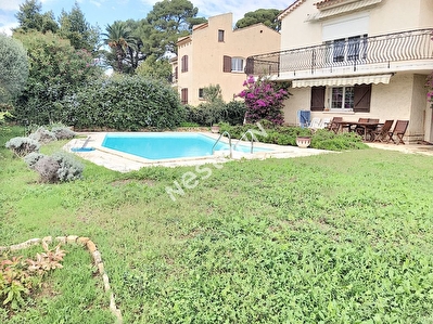 Maison Six Fours Les Plages de 6 pieces de deux appartements
