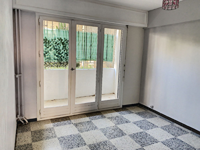 Appartement T3 de 62.56 m2 Toulon Claret en exposition sud au calme dans residence de standing