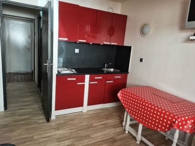 Appartement 1 piece 20 m2 place de parking privative a St Cyr sur Mer