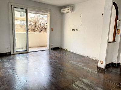 Appartement TOULON T3 de 51 m2 avec parking collectif securise et une cave