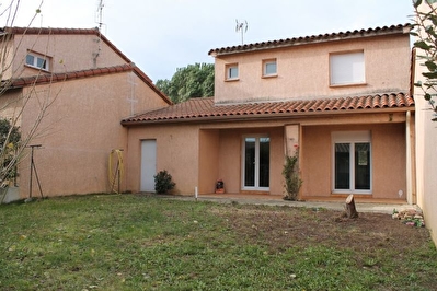 Maison Lisle-jourdain T4 93m2 jardin 125m2