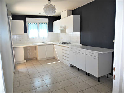 Maison Recente LISLE JOURDAIN T4 DUPLEX 97m2 Garage,jardin 180m2, terrasse