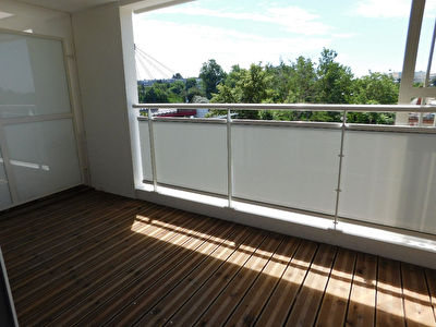 Blagnac 31700 Beau T3 de 64m2 belle terrasse couverte de 8,84m2 , expose plein sud, cellier , 2 places de parking en sous sol